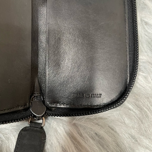 Prada Key Holder 🔥 - Picture 6 of 7